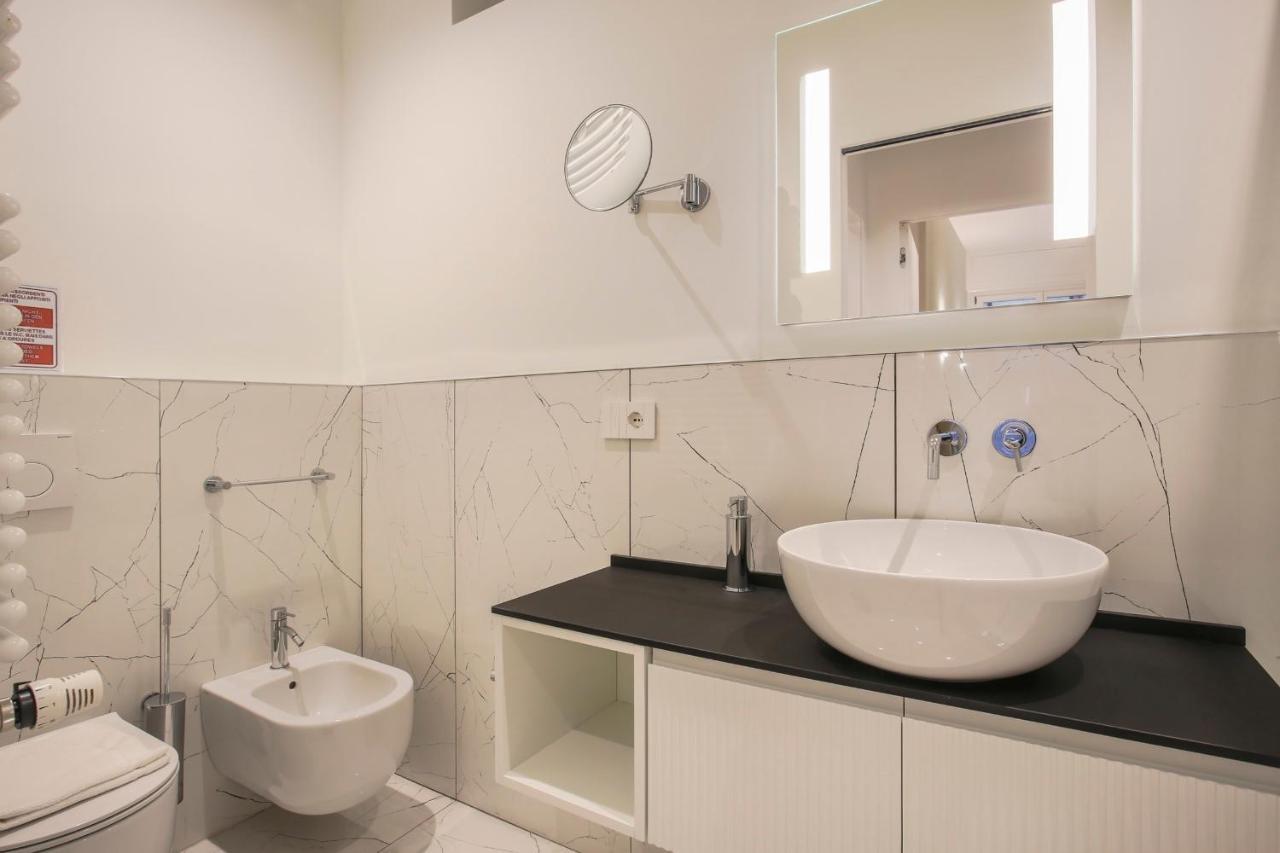 Repubblica Suite Ii-Hosted By Sweetstay Milano Exteriör bild